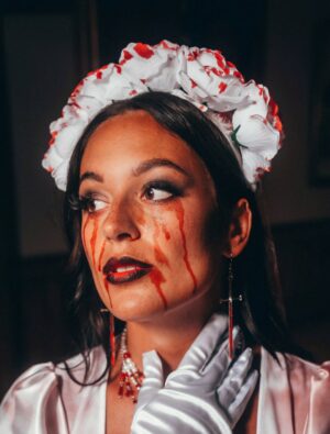 Kostümzubehör Haarreif weiße Rosen mit Blutspritzern